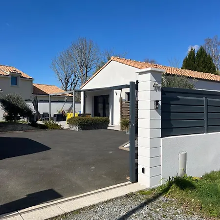 Independante - Les Halbrans Homestay *